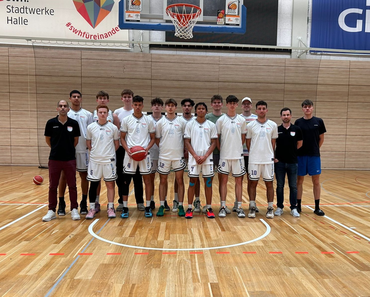 Mehr über den Artikel erfahren Vorhang auf für die MBA Diamonds Leipzig: Start mit NBBL-Quali in Halle